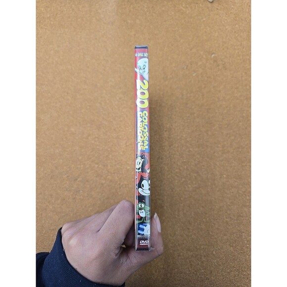 200 Colossal Cartoons Dvd (DVD) - Picture 2 of 3